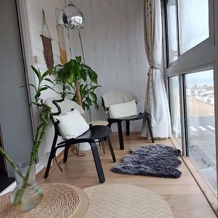 アパート Avec Vue Sur Le Port Et Falaises *