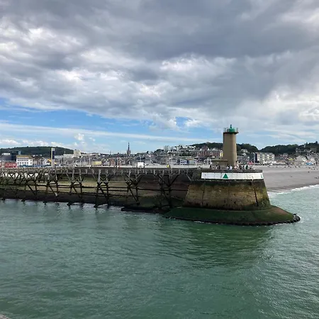 Avec Vue Sur Le Port Et Falaises 페캉