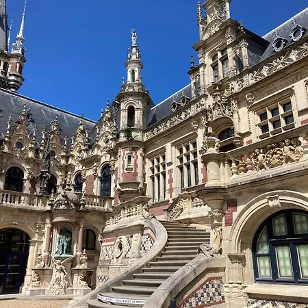 Avec Vue Sur Le Port Et Falaises * フェカン