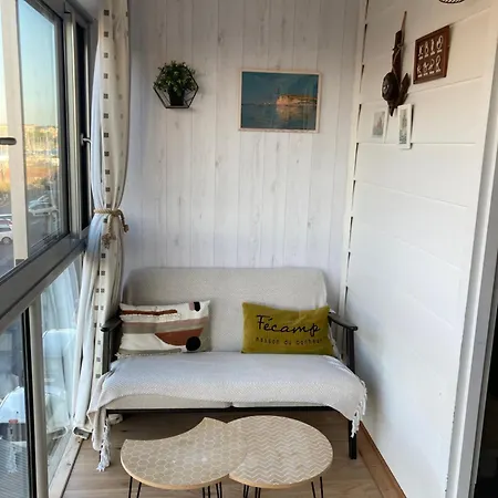 Avec Vue Sur Le Port Et Falaises アパート フェカン