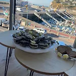 Daire Avec Vue Sur Le Port Et Falaises