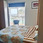 Apartment Avec Vue Sur Le Port Et Falaises *