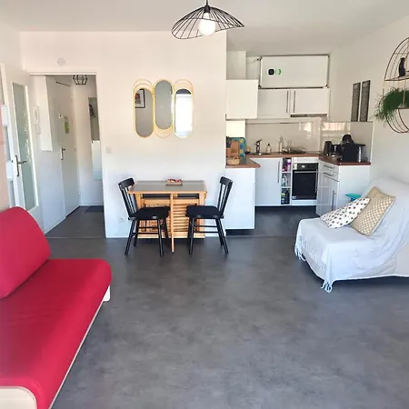 Avec Vue Sur Le Port Et Falaises * Fécamp